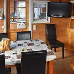 6 Person In Oksvoll-by Traum * Oksvoll
