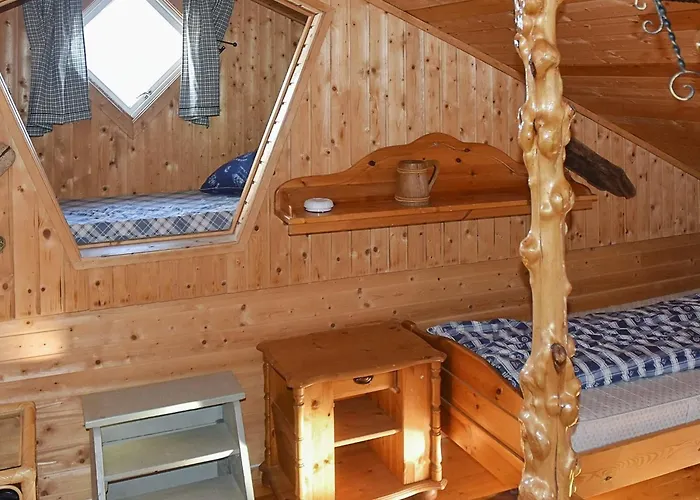6 Person In Oksvoll-by Traum *